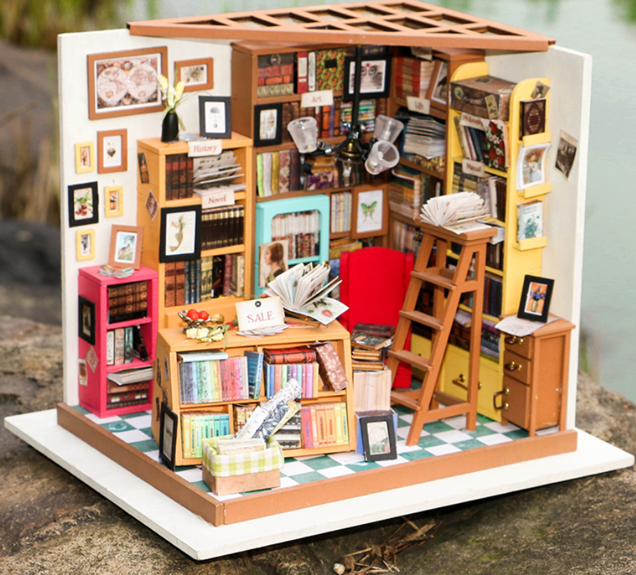 Cabin with light assembled bookstore model Cabin